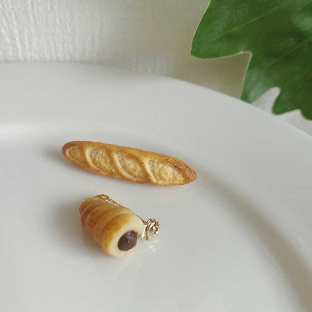 パンブローチ(フランスパン＆チョココロネ) | ミニチュアフード